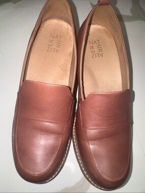 Naturalizer Women’s Cognac Leather Slip-On Loafers